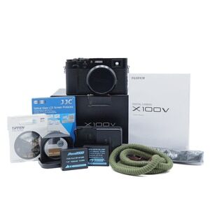 FUJIFILM X100V 26.1 MP Digital Camera w/23mm f2 Lens BUNDLE - 1600 Shutter Count